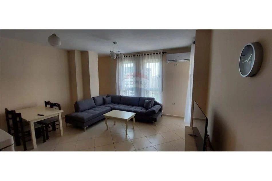 Tirane, jepet me qera apartament 2+1+Ballkon Kati 6, 85 m² 550 € (Don Bosko)