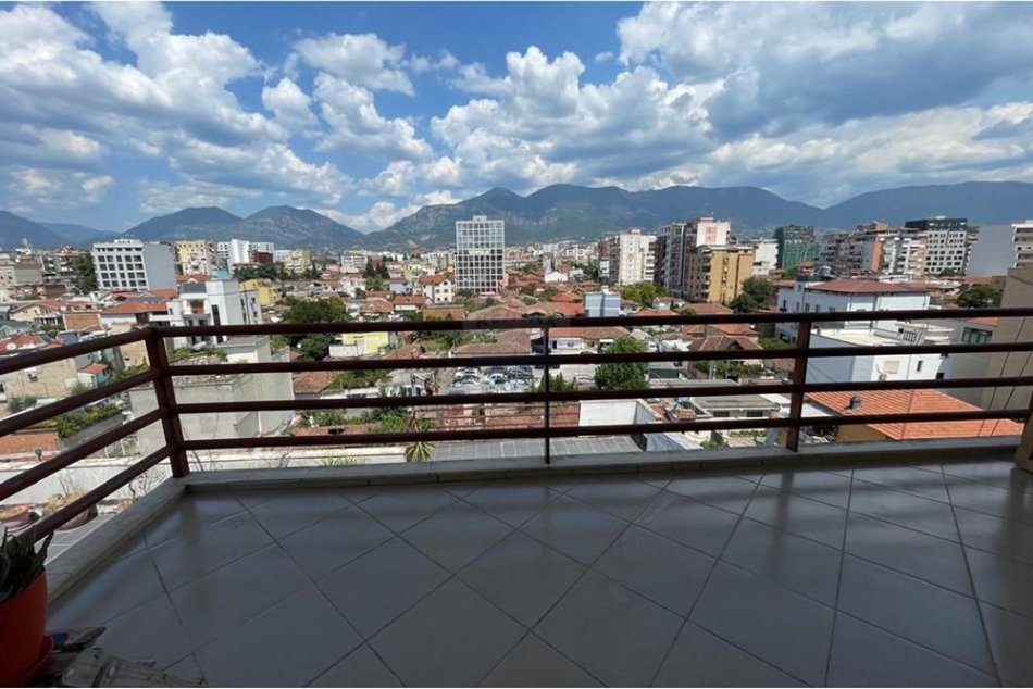 Tirane, jepet me qera apartament 1+1+Ballkon , 400 € (selvia rruga e dibres)