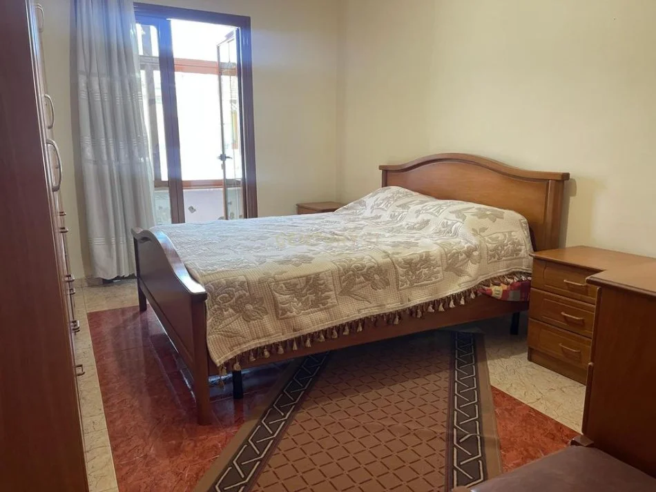 Vlore, jepet me qera apartament 1+1 Kati 2, 62 m² 300 € 