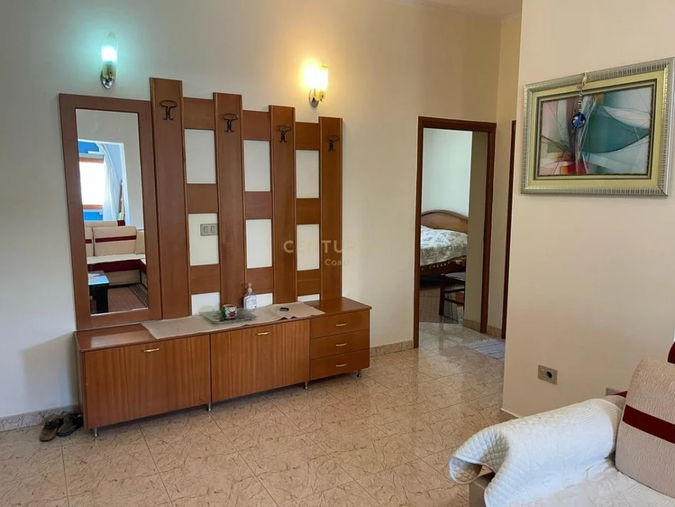 Vlore, jepet me qera apartament 1+1 Kati 2, 62 m² 300 € 
