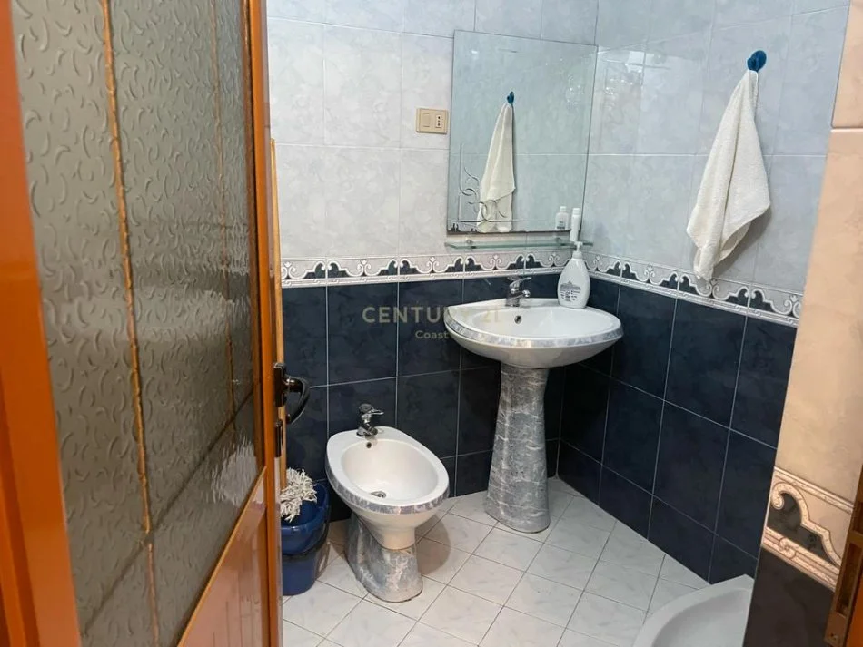 Vlore, jepet me qera apartament 1+1 Kati 2, 62 m² 300 € 