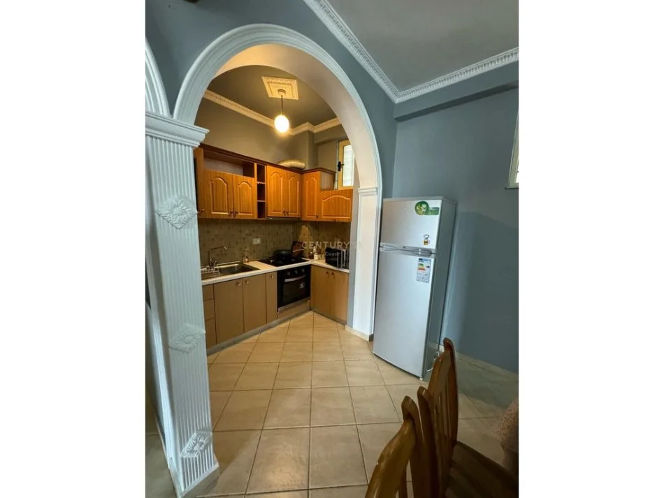 Vlore, jepet me qera apartament 2+1 , 110 m² 350 € 