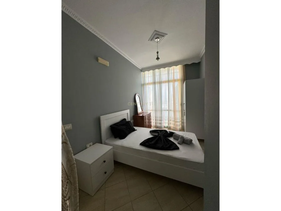 Vlore, jepet me qera apartament 2+1 , 110 m² 350 € 