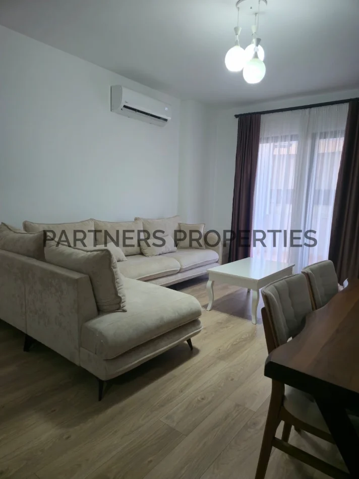 Tirane, jepet me qera apartament 1+1 Kati 2, 70 m² 500 € (astir oslo bar)