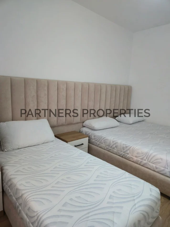 Tirane, jepet me qera apartament 1+1 Kati 2, 70 m² 500 € (astir oslo bar)