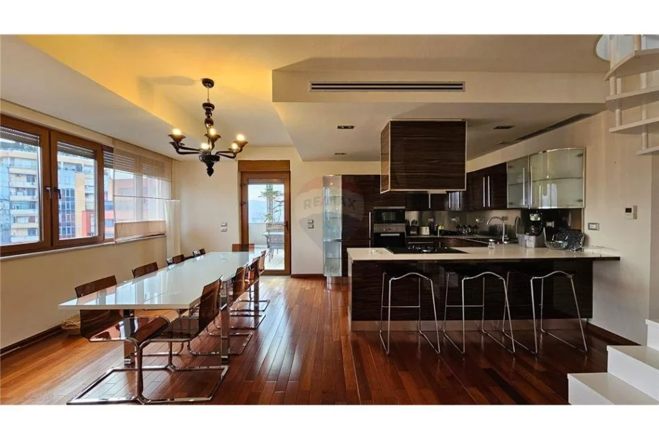 Tirane, shitet apartament+verande | Penthouse 3+1+Ballkon Kati 10, 286 m² 500.000 € (TopTani)