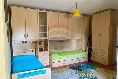 Tirane, jepet me qera apartament 2+1+Ballkon Kati 10, 124 m² 600 € (komuna e parisit)
