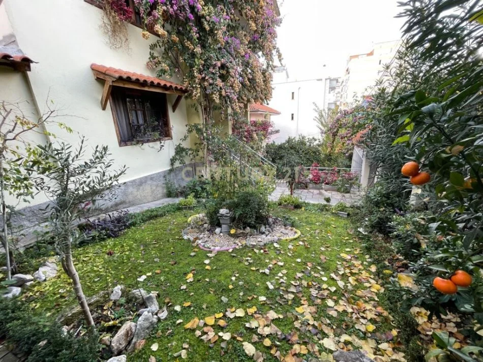 Tirane, shitet Vile 3 Katshe Kati 3, 582 m² 920.000 € (Tirana, Albania)