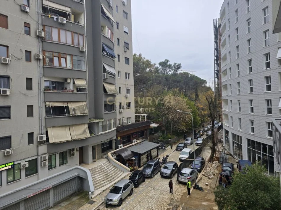 Tirane, shitet apartament 2+1 Kati 4, 125 m² 365.000 € (Rruga Elbasanit)