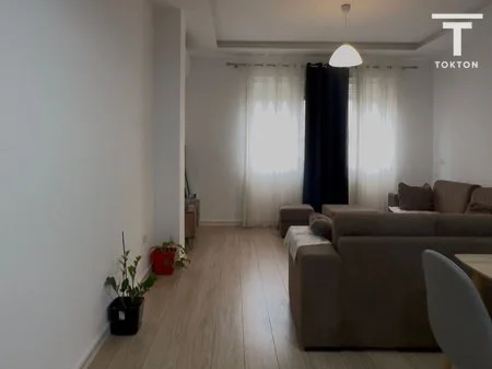 Tirane, shitet apartament 1+1 , 70 m² 145.000 € 