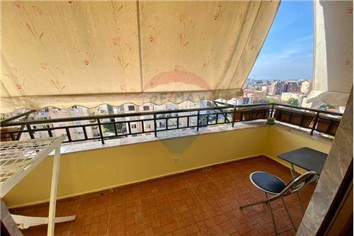 Tirane, jepet me qera apartament 2+1+Ballkon Kati 10, 124 m² 600 € (komuna e parisit)