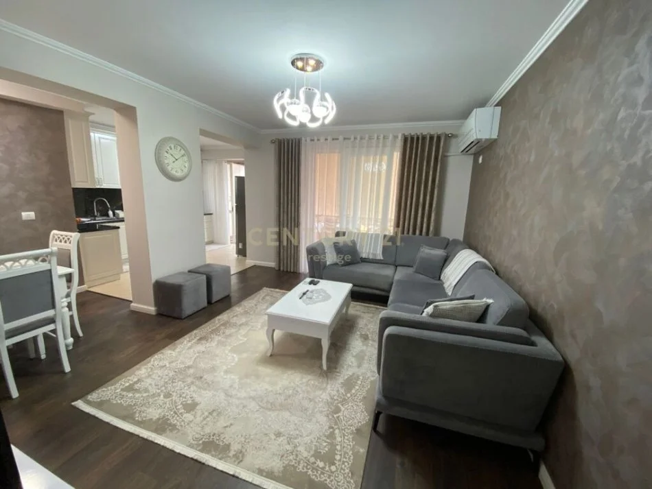 Tirane, shitet apartament 2+1 Kati 4, 110 m² 280.000 € (Selvia, Rruga e Dibrës)