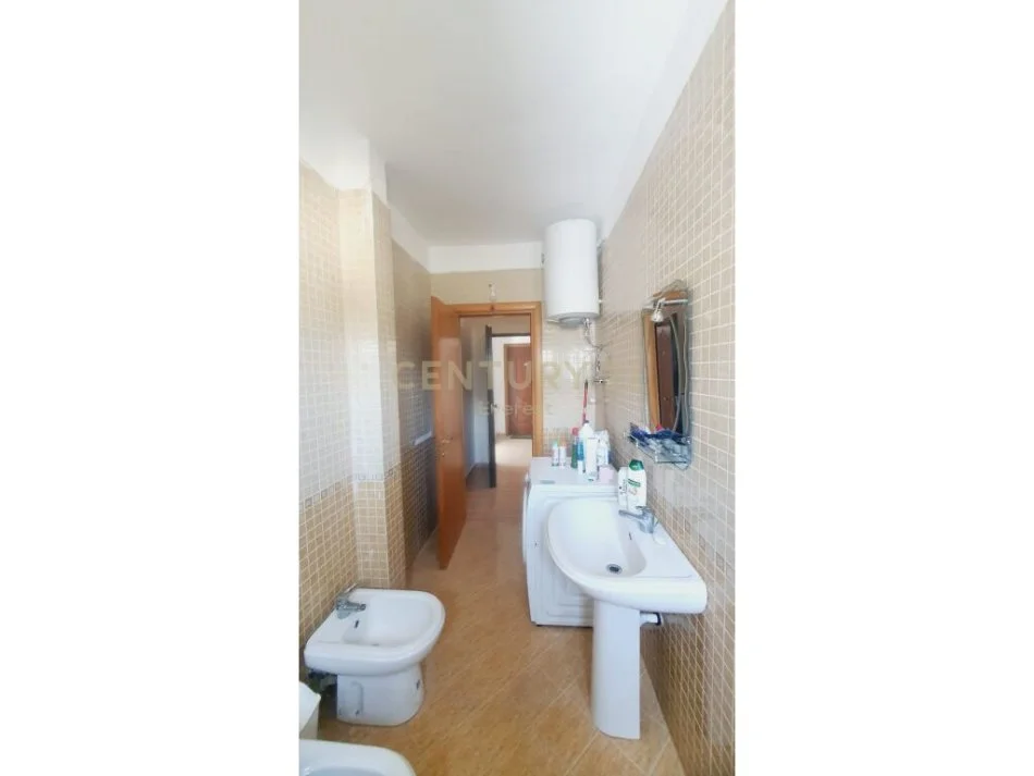 Durres, shitet apartament 1+1+Ballkon Kati 5, 69 m² 78.000 € (Golem)