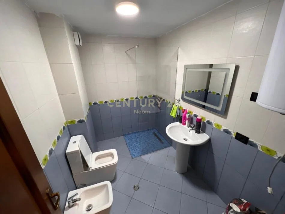 Tirane, shes apartament 3+1 Kati 2, 140 m² 245.000 € 