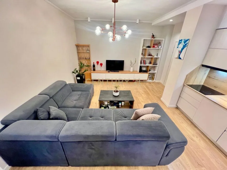 Tirane, shitet apartament 2+1 Kati 2, 80 m² 148.000 € 