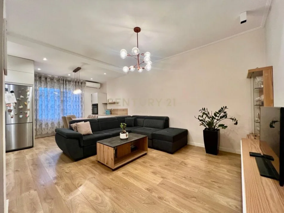 Tirane, shitet apartament 2+1 Kati 2, 80 m² 148.000 € 