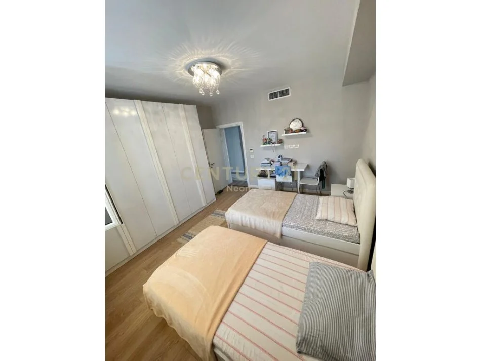 Tirane, shes apartament 3+1 Kati 5, 108 m² 320.000 € 