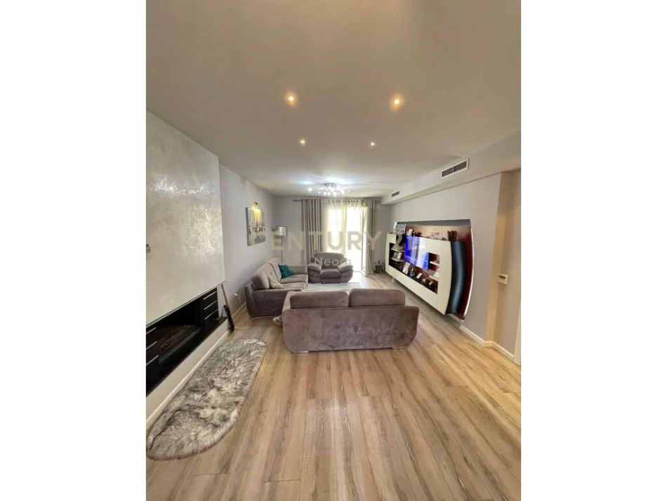 Tirane, shes apartament 3+1 Kati 5, 108 m² 320.000 € 