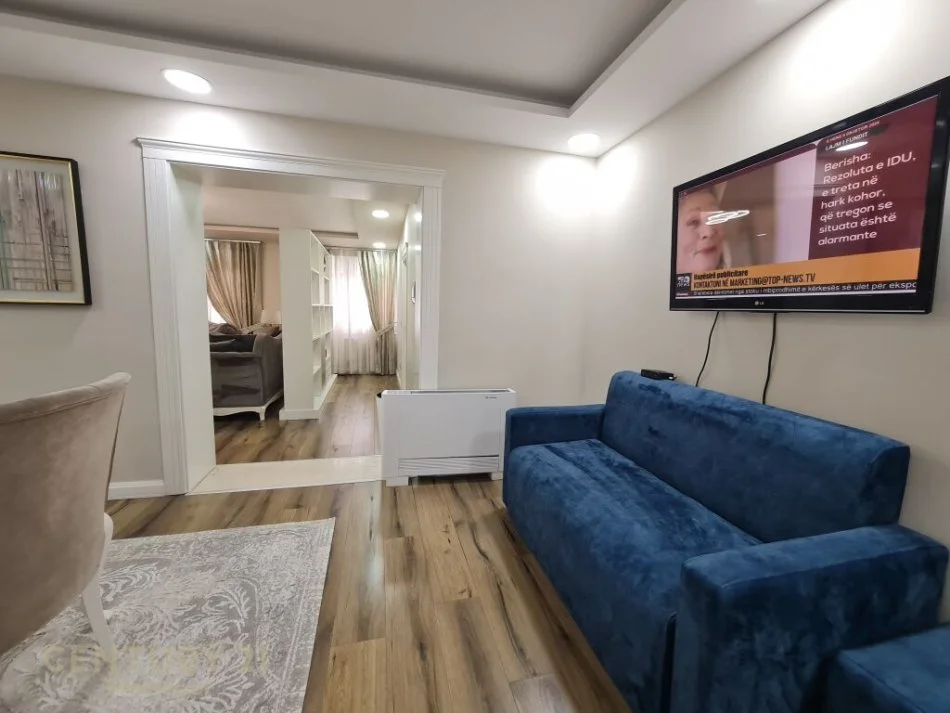 Tirane, jepet me qera apartament 3+1 Kati 2, 150 m² 1.300 € 