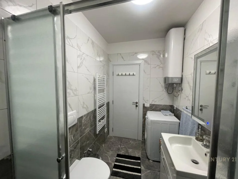 Tirane, jepet me qera apartament 2+1 Kati 10, 80 m² 650 € (kompleksi Magnet)