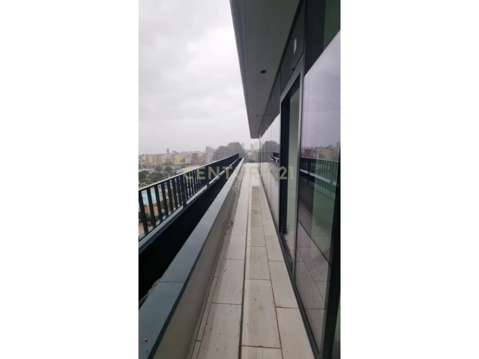 Tirane, jepet me qera apartament 3+1 Kati 7, 232 m² 3.000 € (Lake View Residences Tirana, Albania)