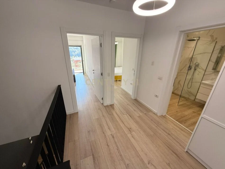 Tirane, jepet me qera Vile 2+1 Kati 1, 260 m² 1.290 € (Mullet Tirana, Albania)