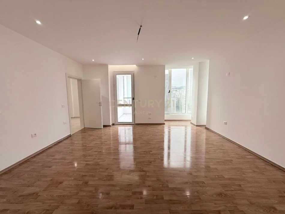 Shqiperi, shitet apartament 2+1 Kati 6, 190 m² 450.000 € (Rruga e Elbasanit,Tirana)