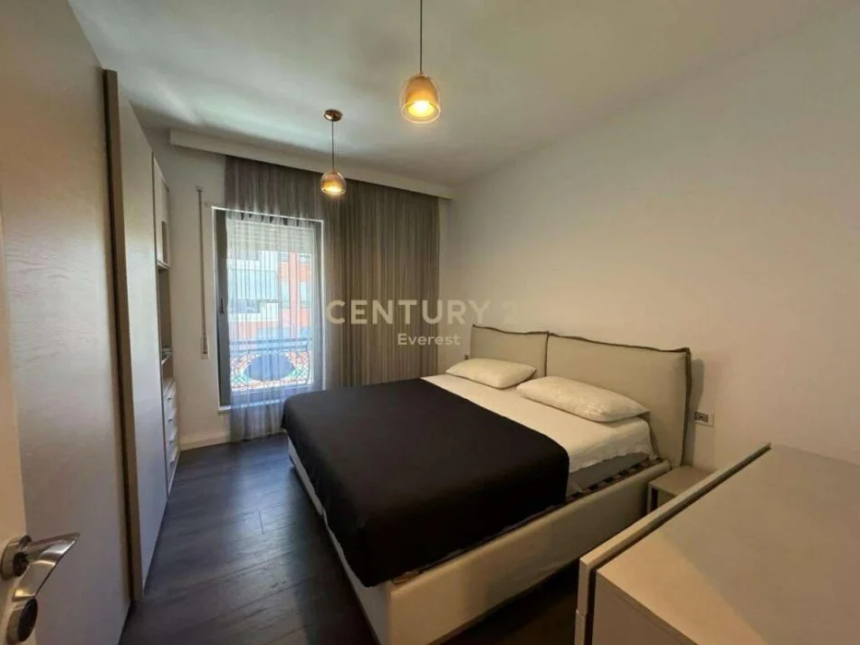 Tirane, shitet apartament 2+1 , (kompleksi Delijorgji)