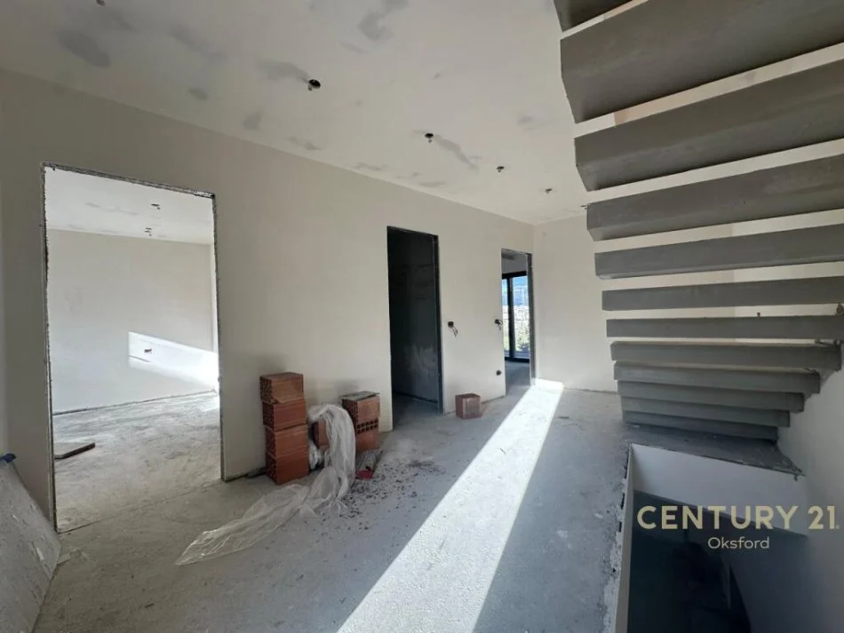 Tirane, shitet 3 Katshe Kati 0, 333 m² 550.000 € (Mjull Bathore)