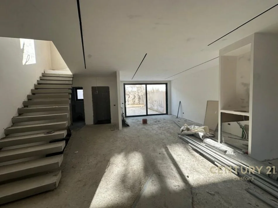 Tirane, shitet 3 Katshe Kati 0, 333 m² 550.000 € (Mjull Bathore)