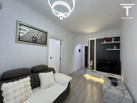 Tirane, shitet apartament 1+1 Kati 5, 55 m² 95.000 € 