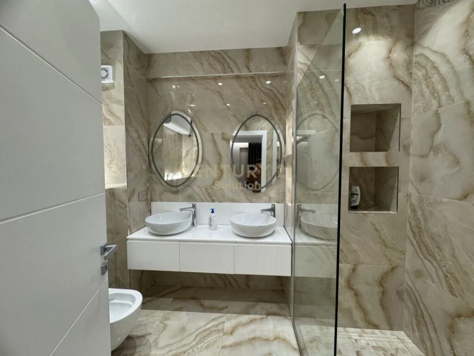 Tirane, jepet me qera apartament 2+1 Kati 3, 105 m² 1.200 € (Kompleksi FZ, Liqeni i Thatë)