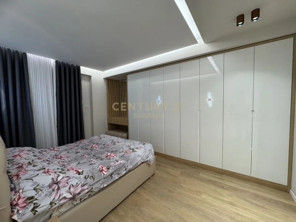 Tirane, jepet me qera apartament 2+1 Kati 3, 105 m² 1.200 € (Kompleksi FZ, Liqeni i Thatë)