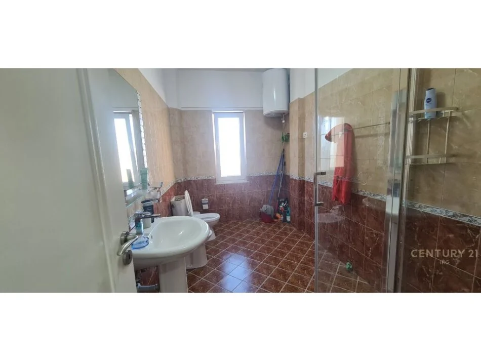 Tirane, shitet apartament Kati 4, 110 m² 170.000 € (Rruga Elbasanit, Vilat Gjermane Tirane)