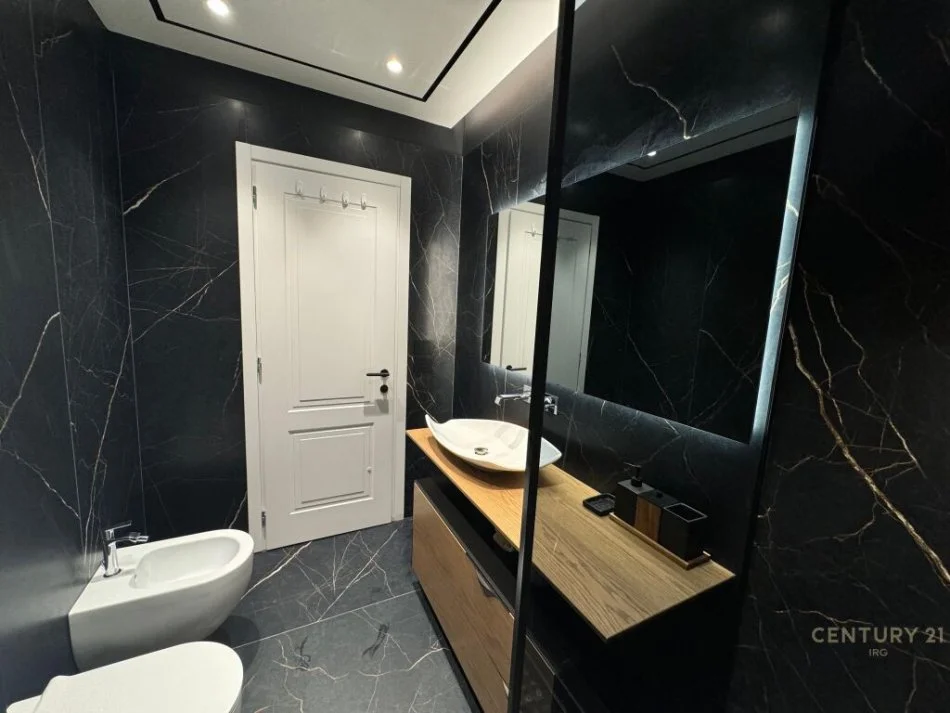 Tirane, shitet apartament 2+1 Kati 4, 98 m² 259.000 € 