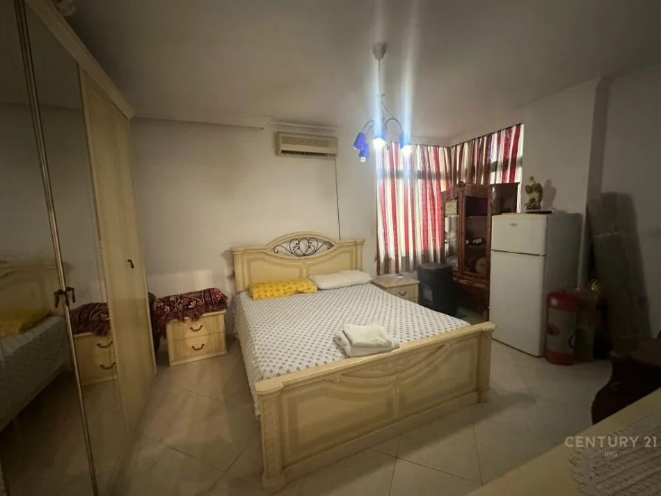 Tirane, shitet apartament 2+1+Ballkon Kati 2, 93 m² 117.000 € (Pallati me Shigjeta)