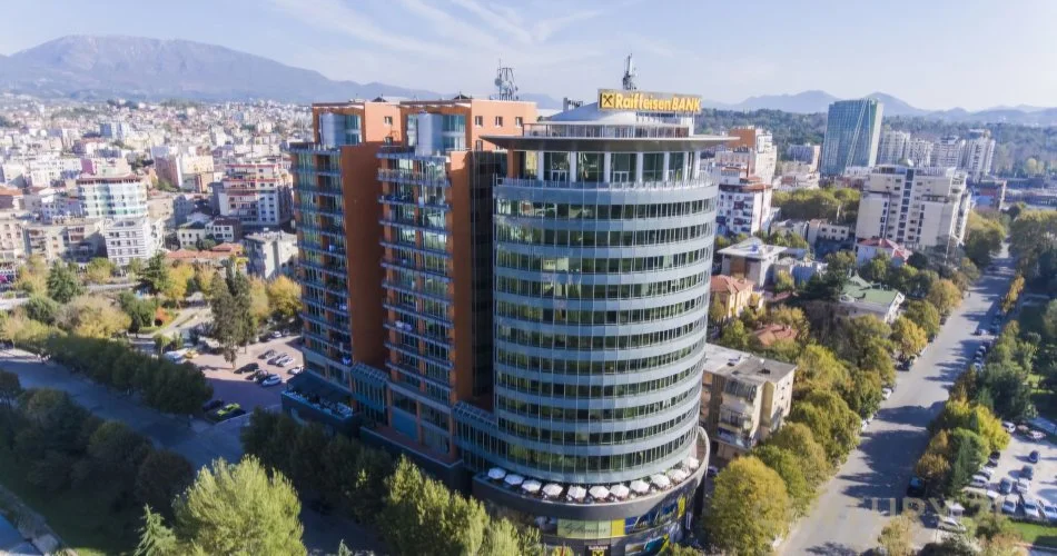 Tirane, jepet me qera zyre Kati 1, 658 m² 13.160 € (Rruga e Elbasanit)