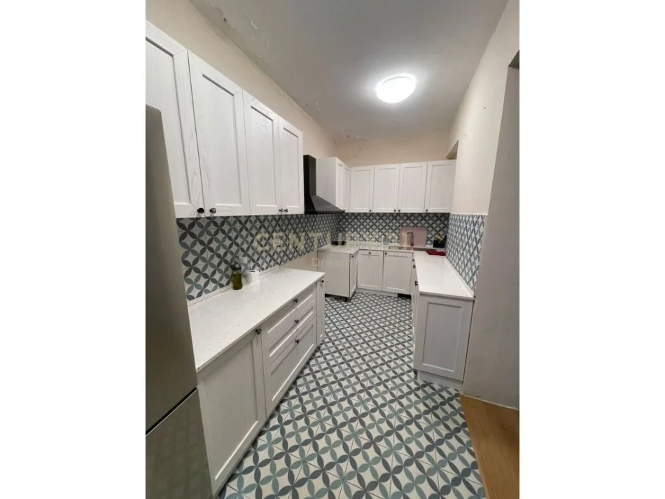 Durres, shitet apartament 2+1 Kati 1, 124 m² 285.000 € (Qerret)