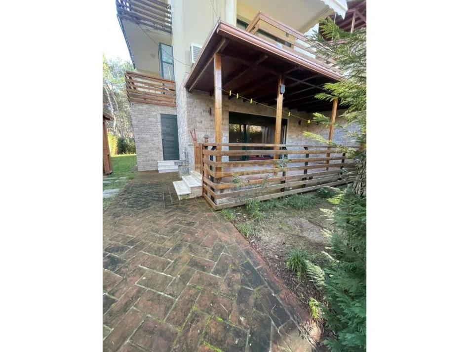 Durres, shitet apartament 2+1 Kati 1, 124 m² 285.000 € (Qerret)