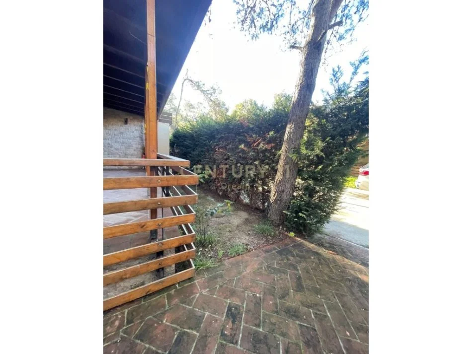 Durres, shitet apartament 2+1 Kati 1, 124 m² 285.000 € (Qerret)