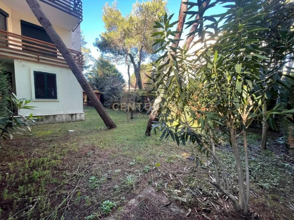 Durres, shitet apartament 2+1 Kati 1, 124 m² 285.000 € (Qerret)