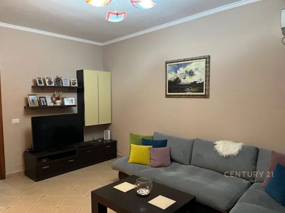 Tirane, shitet apartament Kati 4, 85 m² 110.000 € 