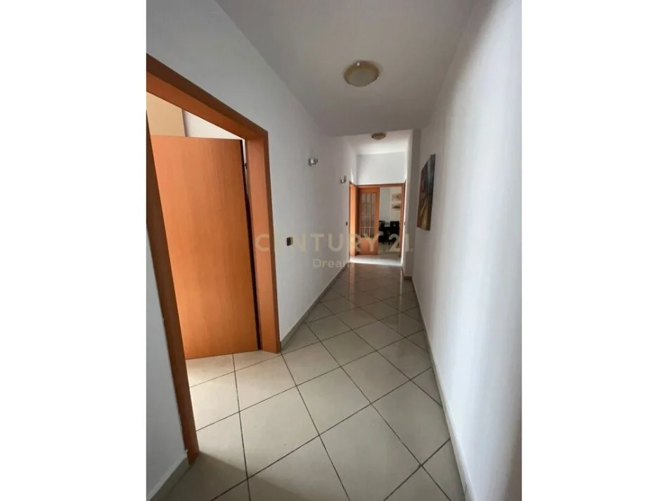 Tirane, shitet apartament Kati 5, 107 m² 136.800 € 