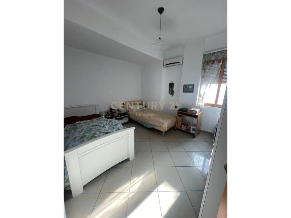 Tirane, shitet apartament 3+1 Kati 5, 107 m² 130.000 € (Varri i Bamit)