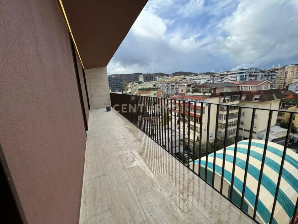 Tirane, jepet me qera apartament 2+1 Kati 6, 127 m² 1.200 € (KOMPLEKSI DINAMO)