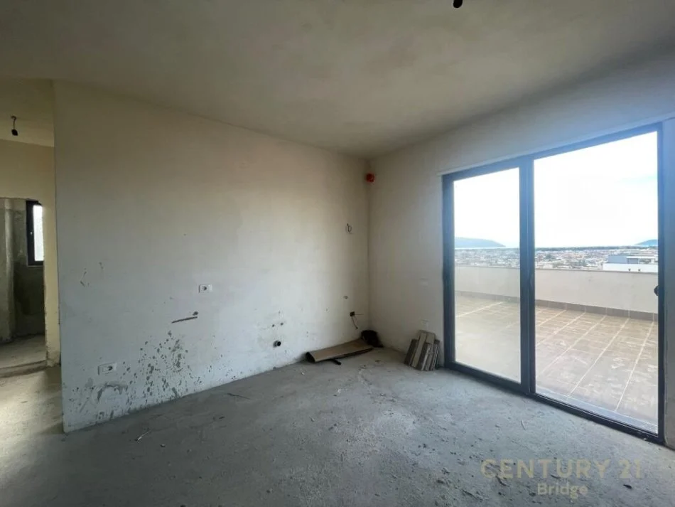 Vlore, shitet apartament+verande | Penthouse 2+1 Kati 10, 213 m² 
