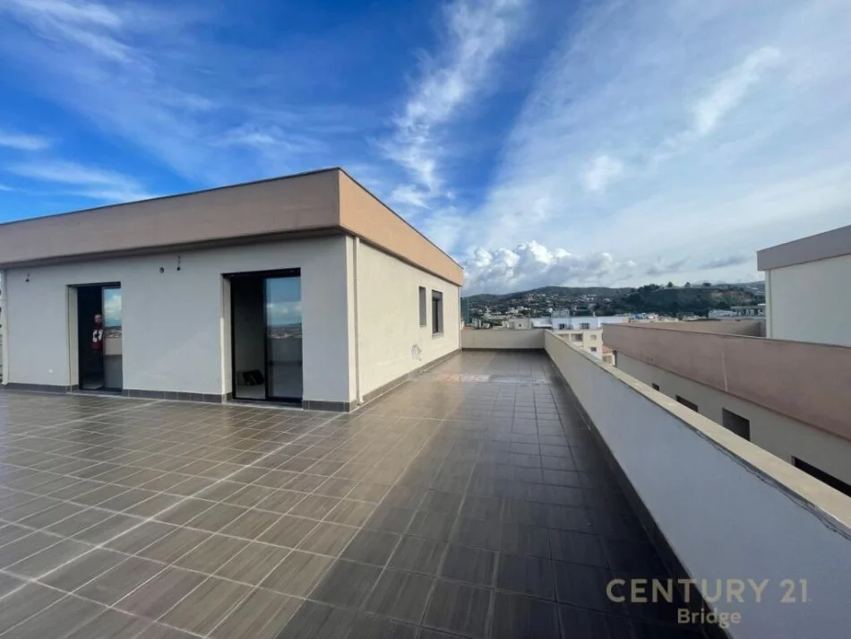 Vlore, shitet apartament+verande | Penthouse 2+1 Kati 10, 213 m² 