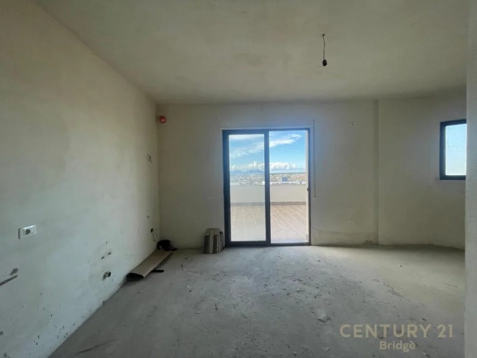 Vlore, shitet apartament+verande | Penthouse 2+1 Kati 10, 213 m² 