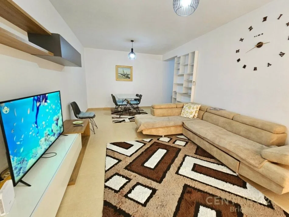 Tirane, jepet me qera apartament 2+1 Kati 2, 150 m² 650 € (Kopshti Botanik Zoologjik)