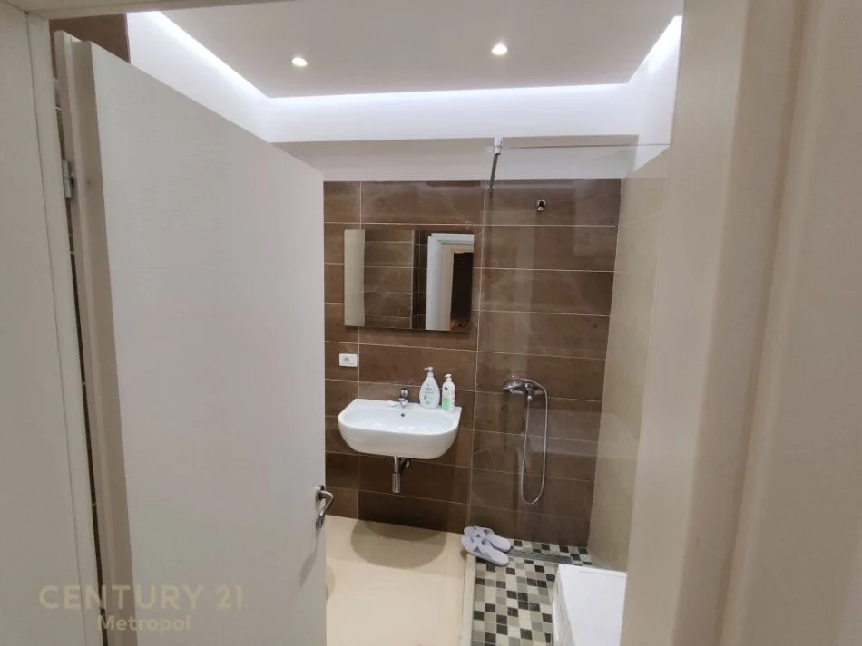 Tirane, shitet apartament 2+1 Kati 3, 104 m² 260.000 € (Rruga e Dibrës)